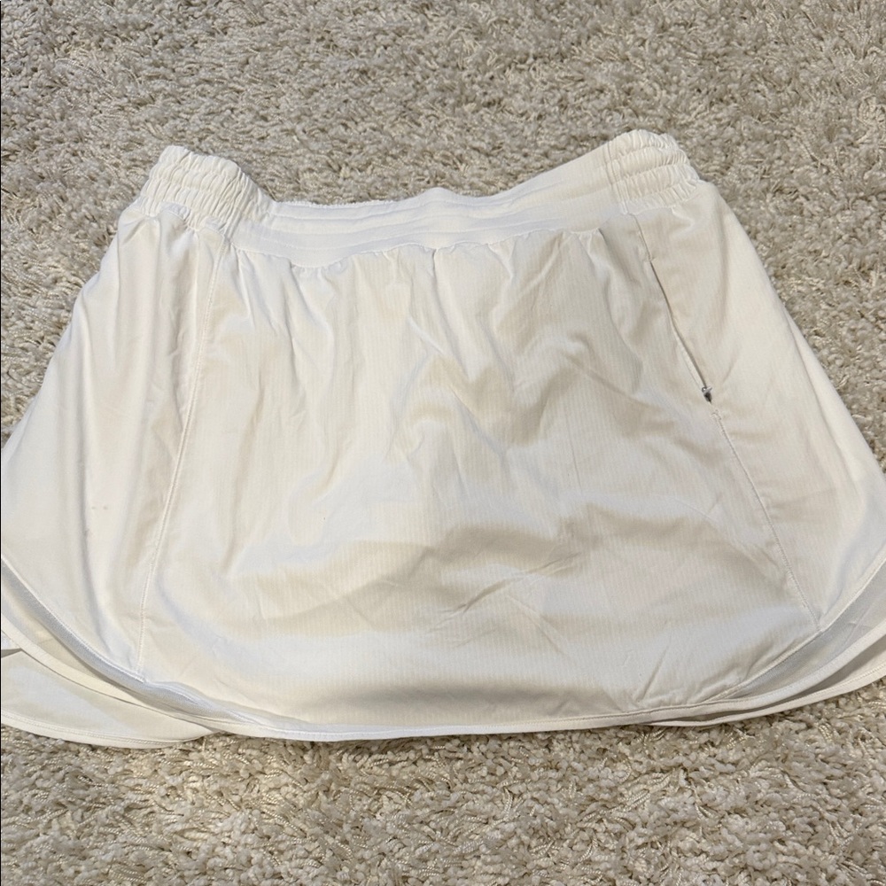 Like New! Lululemon size 12 Women's White Skort